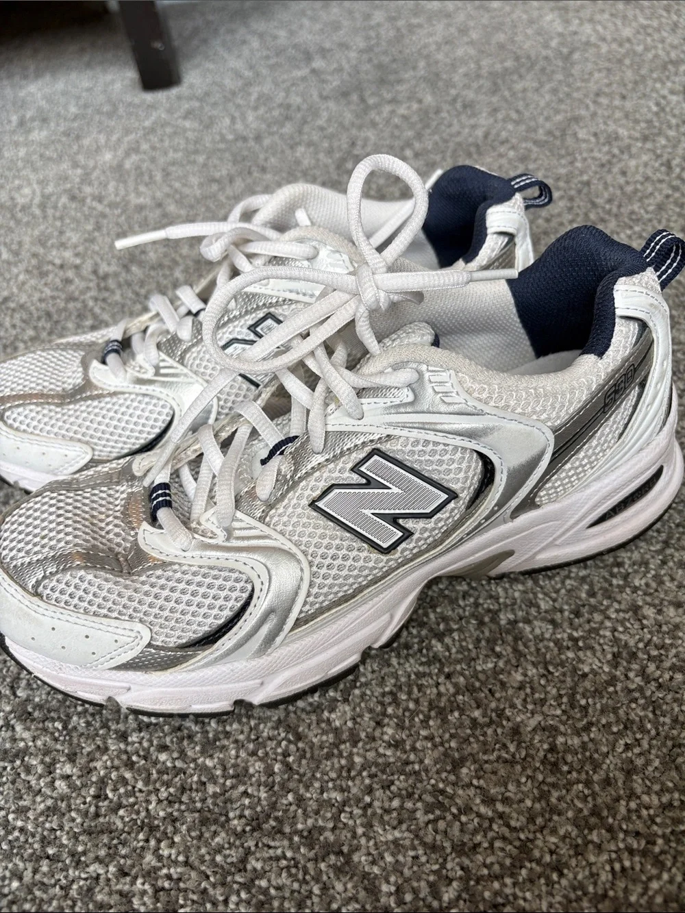 New Balance 530 White and Navy Sneakers US women's shoe size 7